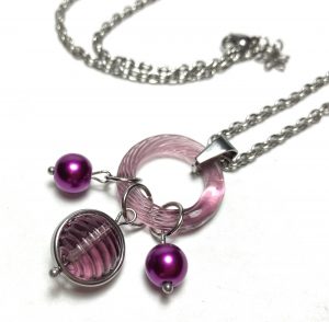 Kette "Bee Hive in Purple“