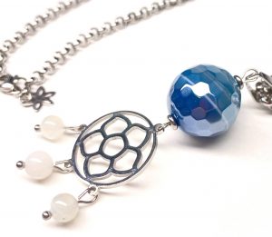 Kette „Plum Blossom and Blues“