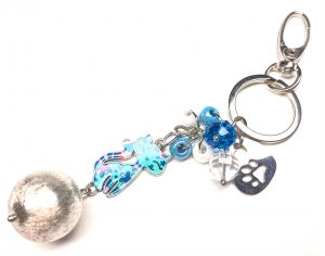 Anhänger "Kitty playing turquoise“