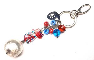 Anhänger "Kitty playing red“